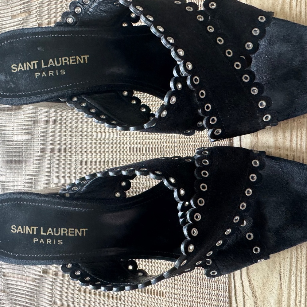 Saint Laurent Loulou suede grommet heel - Picture 2 of 7